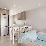 Deluxe Apt - 500M Nissi Beach!